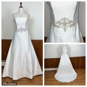 Beautiful Paula Varsalona Strapless Dropped Waist Wedding Gown!